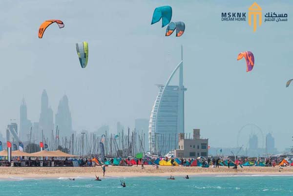 شاطئ كايت بدبي